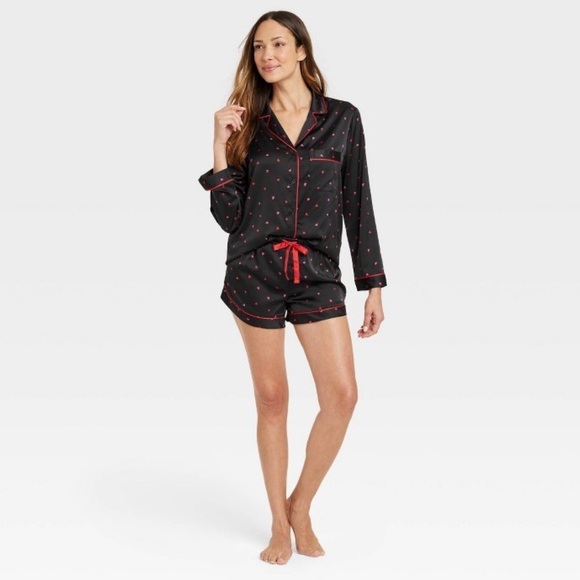 Satin pajama set black pink & red hearts long sleeve top with shorts XL NWT - Picture 2 of 5